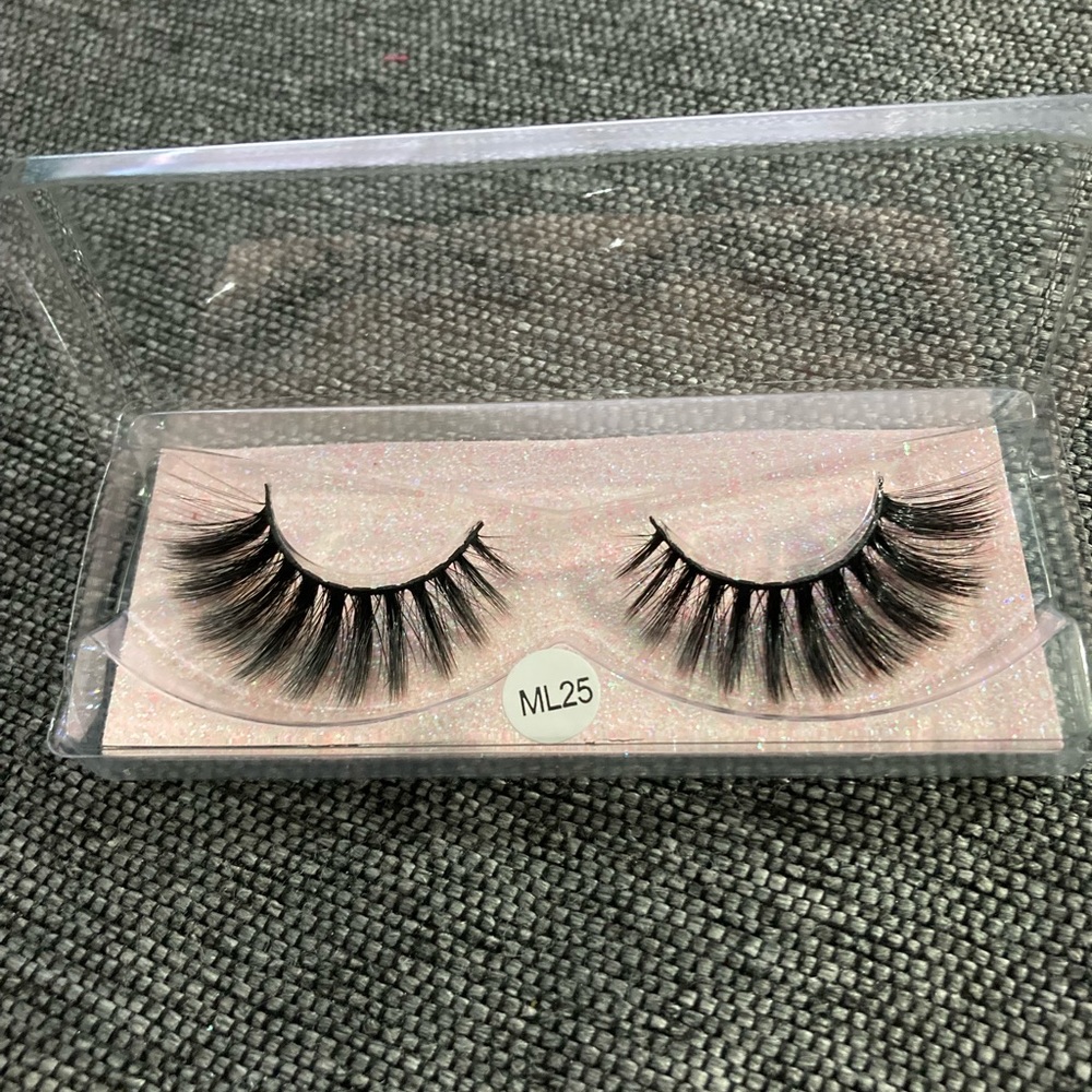 Mink Eyelashes (ML25)